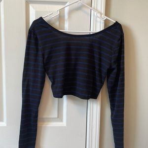 Long sleeve crop top